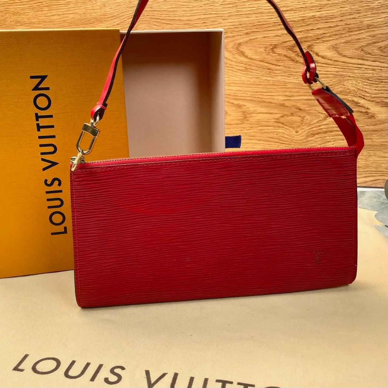 美品　LOUIS VUITTON ポシェットアクセソワール