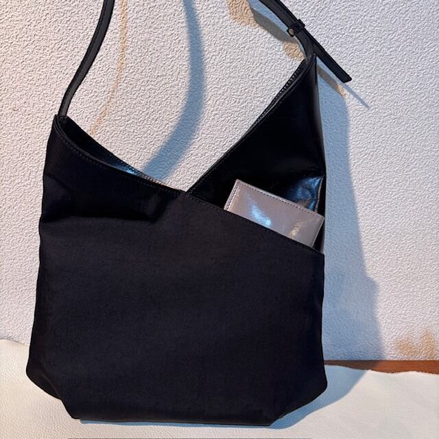 B.stuff　ナイロン×レザーコンビショルダー(クロ)