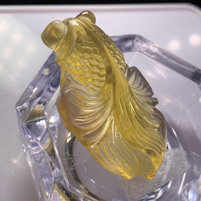 10.穴有り✩美イエローの色合い♪美しい金魚さんフローライト