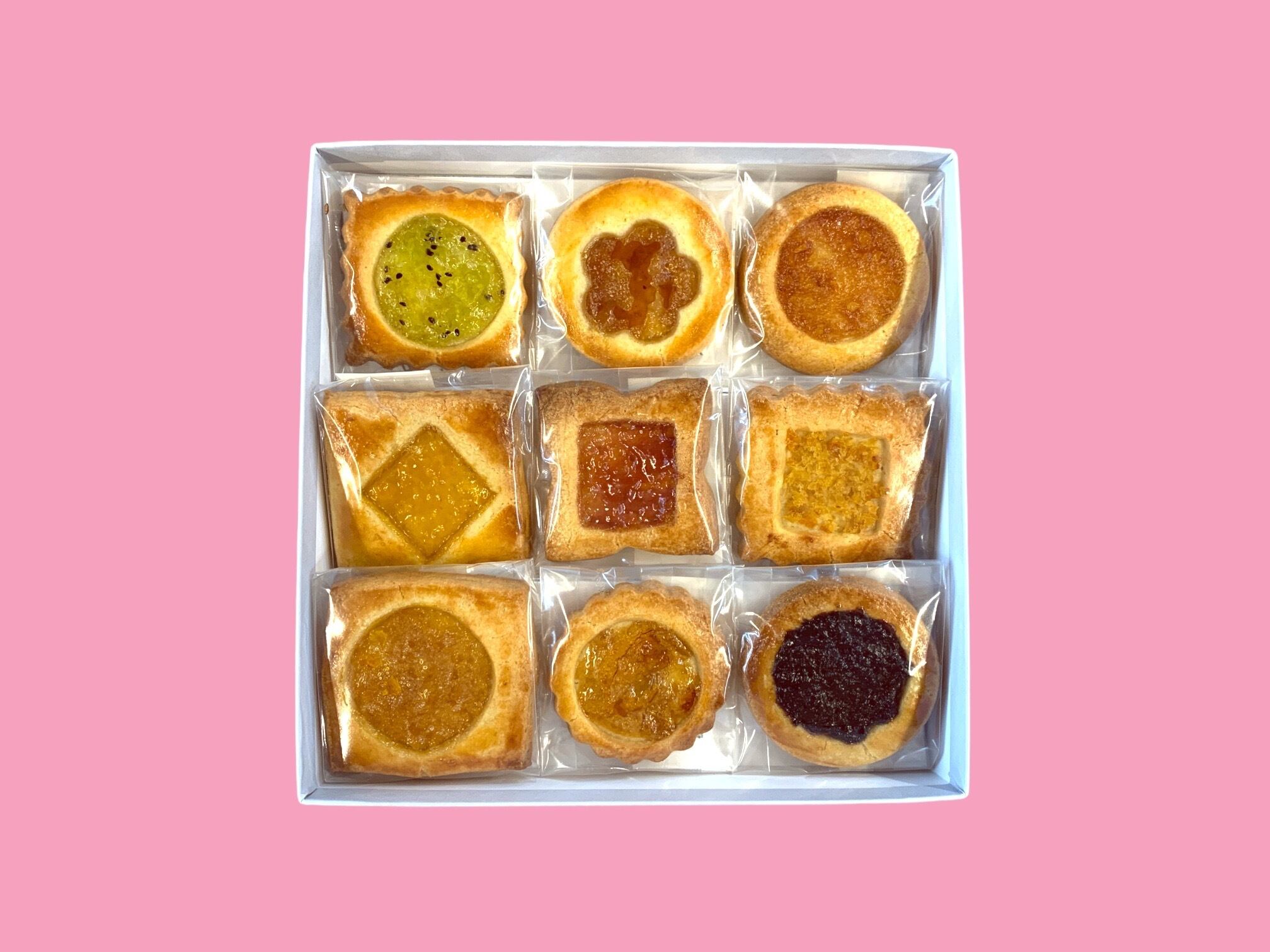 【4/7 発送分予約】空家スイーツ(ロシアケーキ)9個入り1箱(うめ/びわ/かき/キウイ/はっさく/きんかん/ゆず/みかん/ブルーベリー)