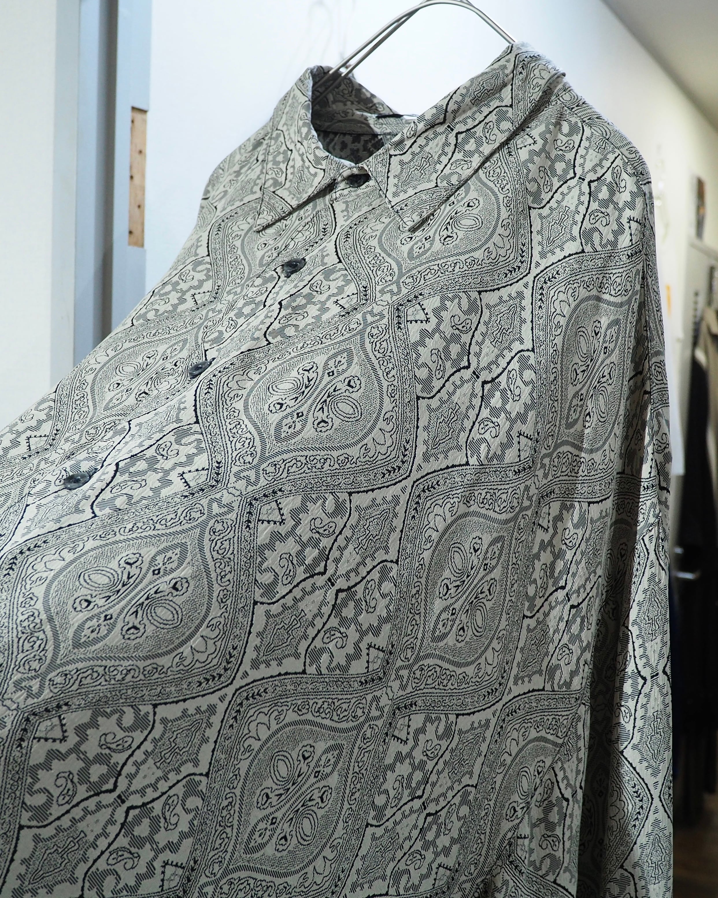 1990s " GOOUCH - Phiz " Beautiful Arabesque pattern Embroidery vintage loose Shirt