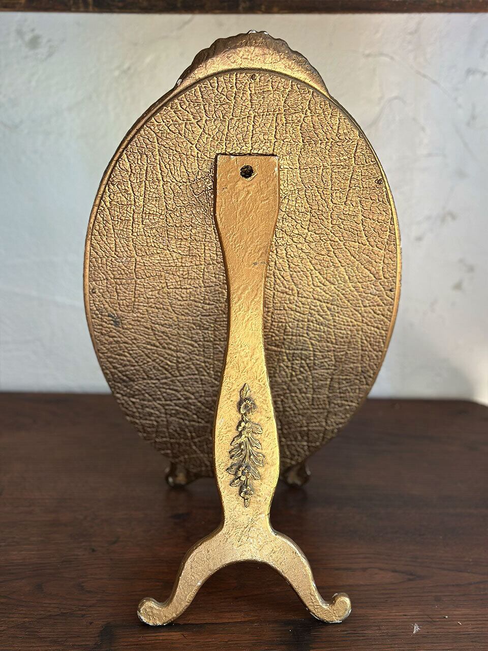ゴールドカラーのスタンド鏡 ミラー 花モチーフ | Brocante de La