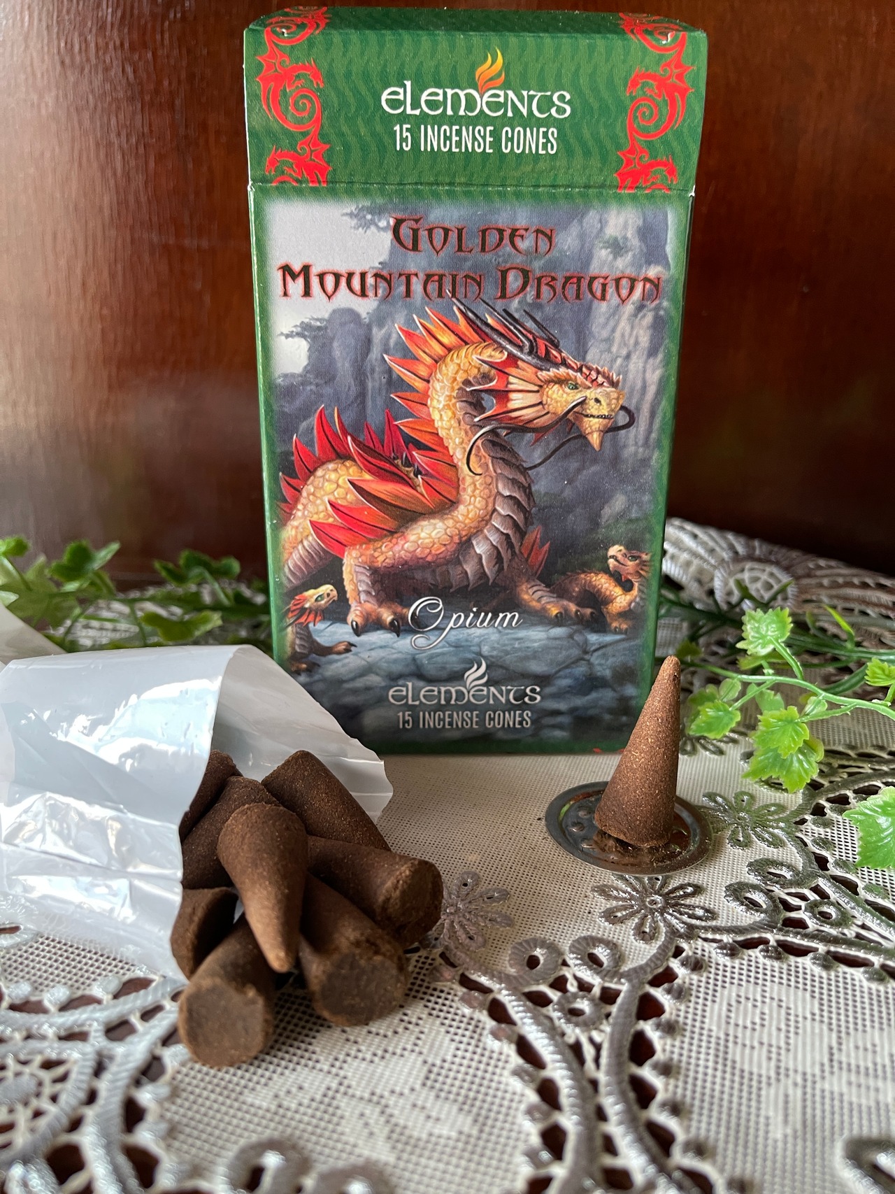 お香 コーンタイプ Golden Mountain Dragon Incense Cones by Anne Stokes イギリスよりの画像01