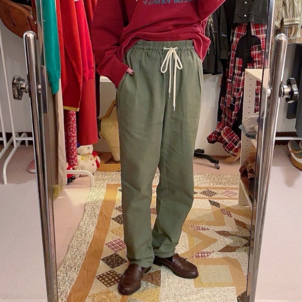 khaki string tapered pants