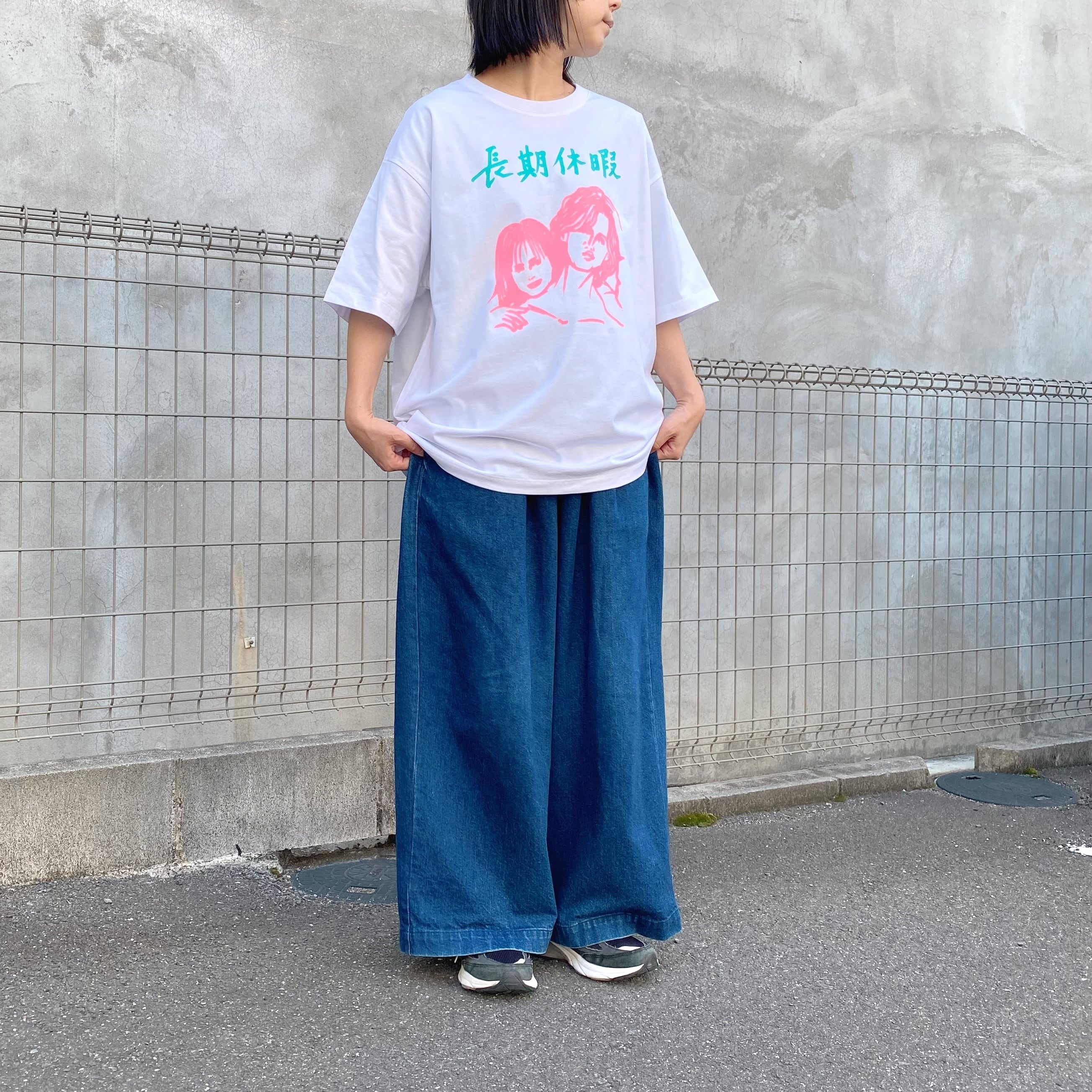 長期休暇」ボックスシルエットTシャツ（ホワイト） | YUKI HORIMOTO