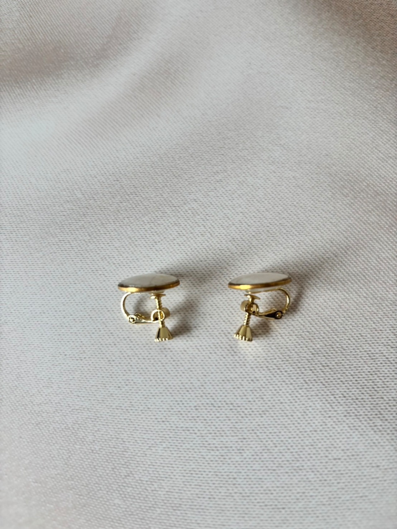 by UPCYCLE ARTIST 3-sun 海洋プラスチック・丸型イヤリング【雪】 SUN-05