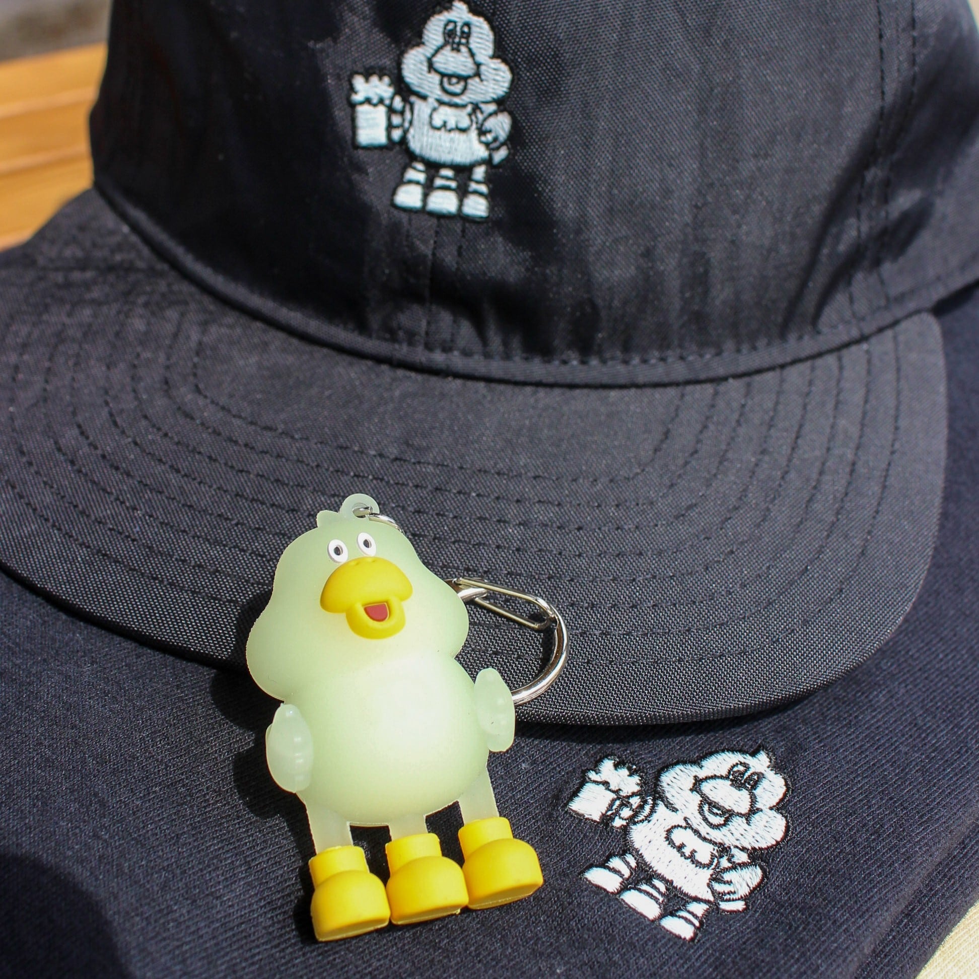 DUCKROW FIGURE KEY HOLDER(蓄光) | DUCKROW DEPART