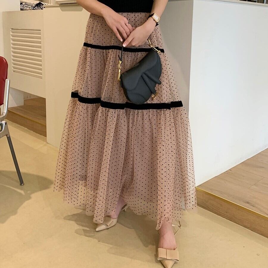 【着用レビュー】スカート レディース ロングスカート チュールスカート ティアードスカート ロング ロング丈 フレア ウエストゴム かわいい 大人可愛い きれいめ カジュアル エレガント 清楚 フェミニン お洒落 綺麗 お嬢様 ナチュラル こなれ感 ラブリー キュート ガーリー ロマンチック 抜け感 華やか 送料無料 存在感 無地 学生 通学 デート お出かけ 女子会 休日 フリーサイズ ドット 春 夏 10代 20代 30代 40代 韓国 韓国系 着回し 普段使い 体型カバー 流行 ブラウン ブラック