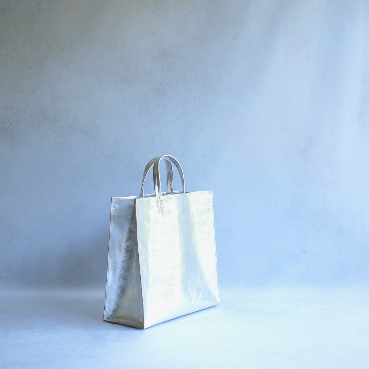 DR TOTE BAG 01