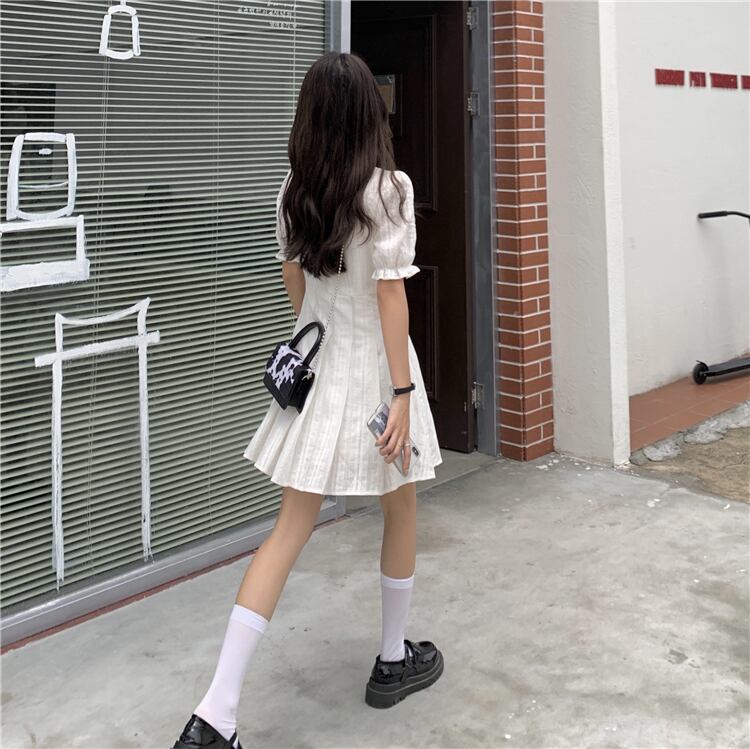 送料無料 ガーリーな 憧れ白ワンピ ミニ ワンピース プリーツ ぽわん袖 ギャザー Vネック レース リボン フェミニン 女っぽ Lamitte Deco トレンド 韓国ファッション ショップ Base店