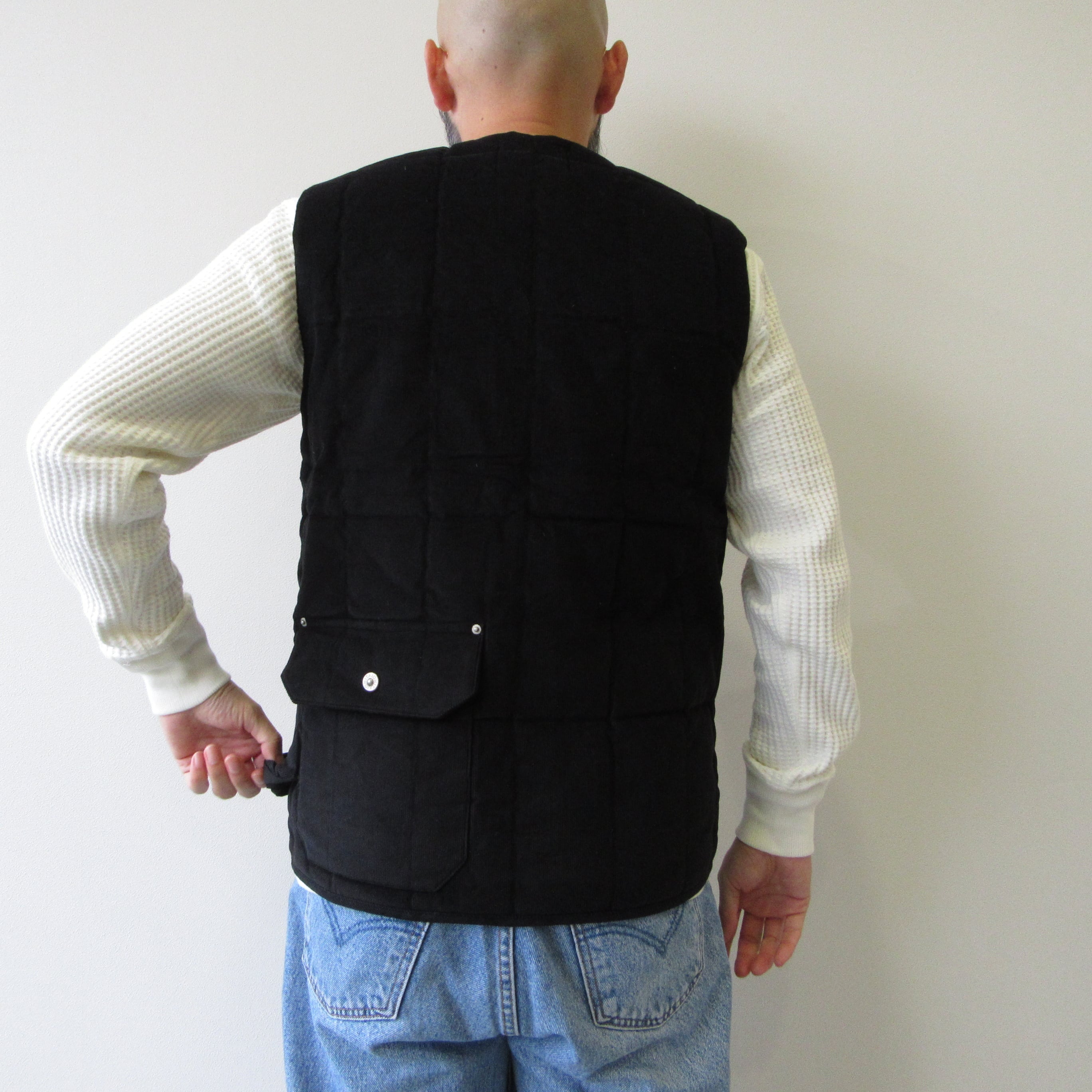TAION Vネックコーデュロイダウンベスト ブラック | セレクトショップen