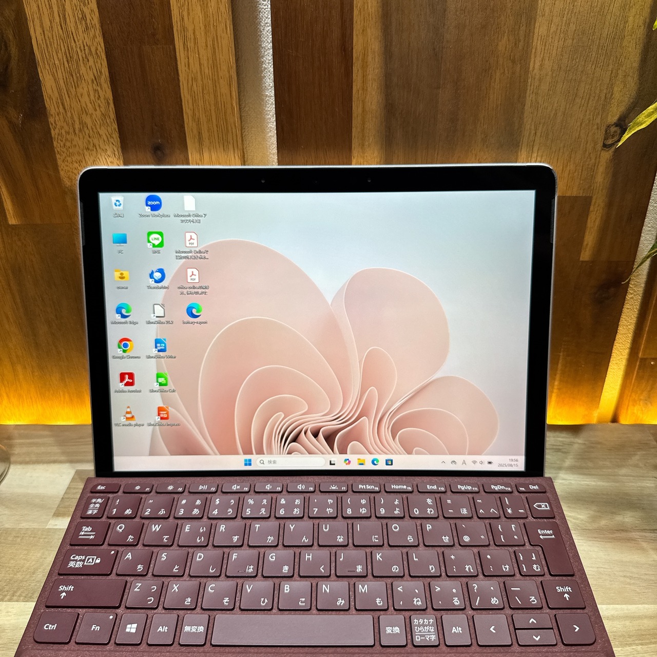 \ 公式ショップ限定価格❣️/ 人気《2in1モデル》Surface Go 3 タッチパネル式 メモリ4GB eMMC64GB ノートパソコン 安心サポート&3ヶ月保証付き