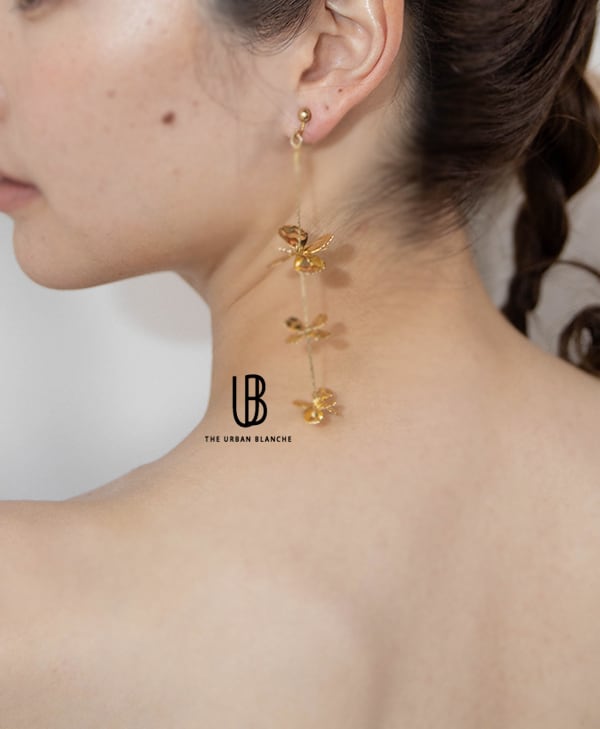 YG 三連 フラワー ピアス NEW】 3連フラワー イヤリング/ピアス 商品番号： AC0077 東京（表参道