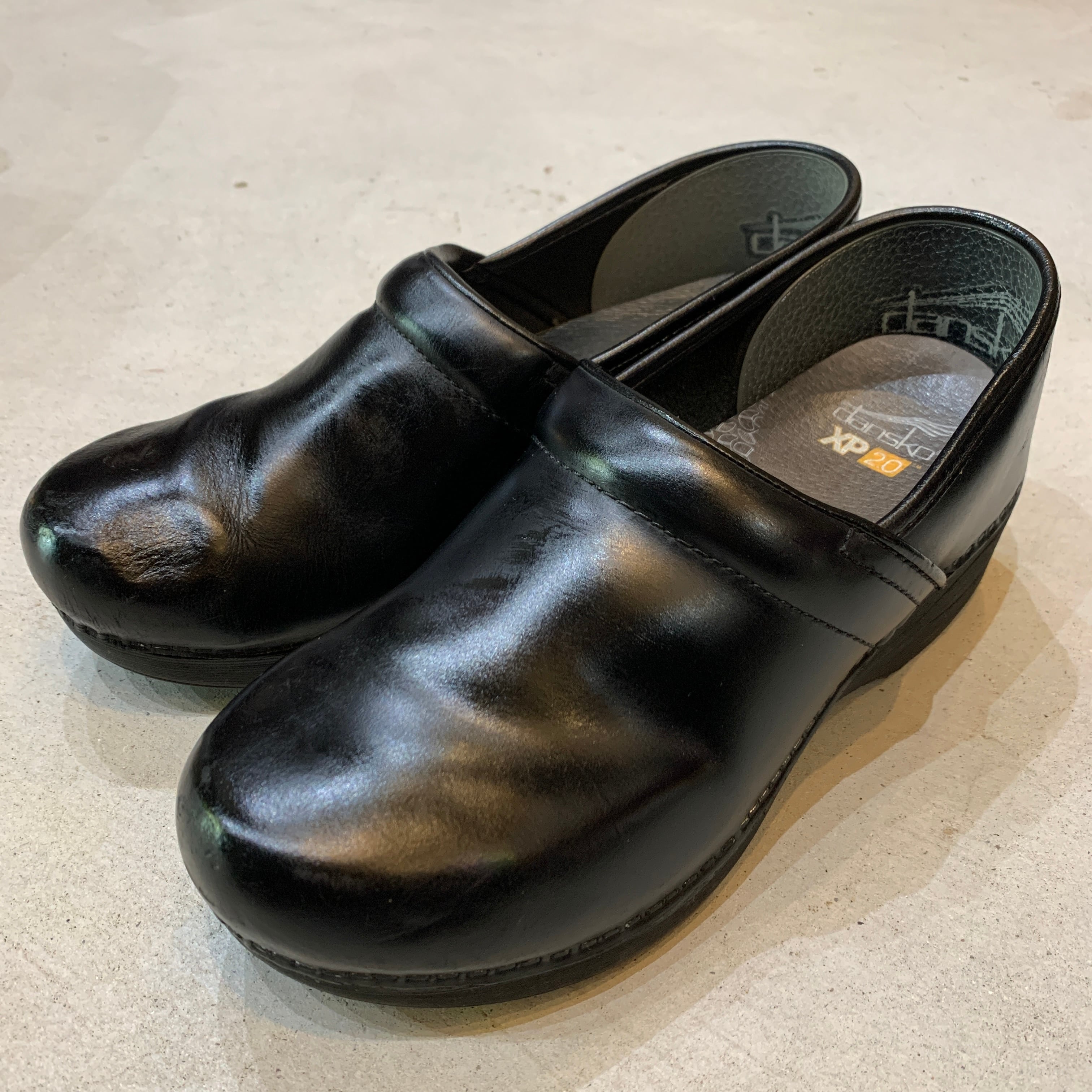 dansko XP2.0 プロフェッショナル クロッグ レザーシューズ 黒 40 