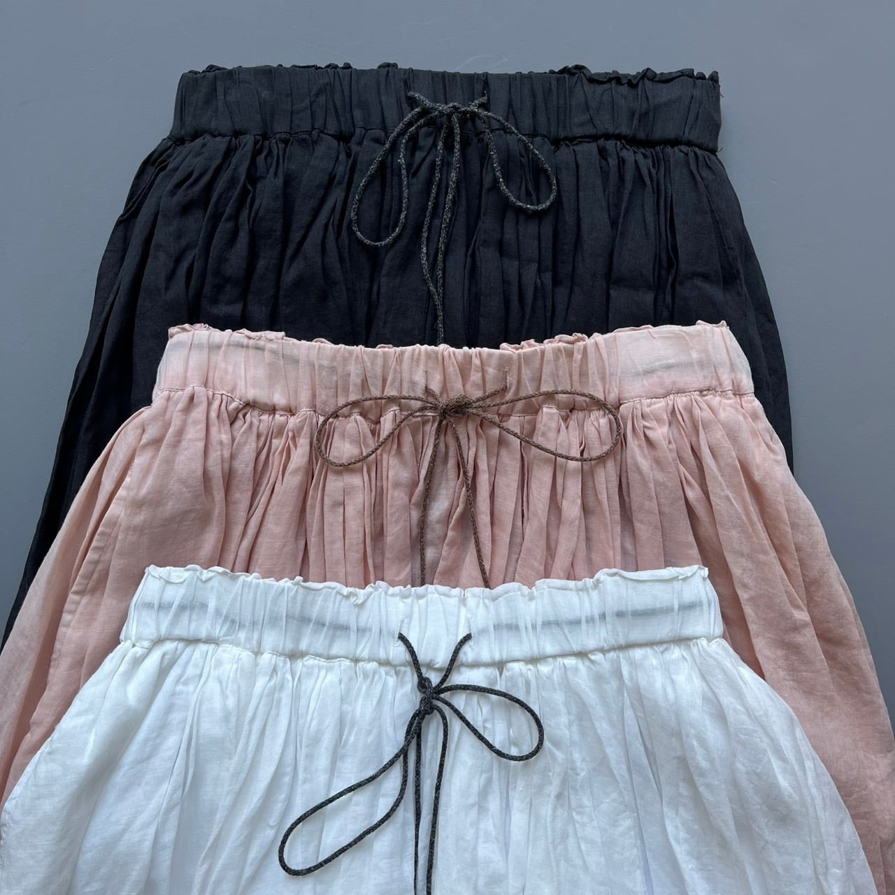 MANON] MNN-SK-077 OVERDYE RAMIE GATHER SK（マノン） | Cheers