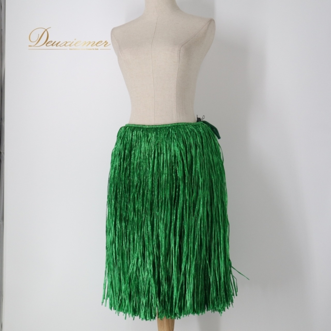 フラダンス 衣装 モレ グリーン系 腰みの ショート丈 スカート タヒチアン 緑 鮮やか ハワイアン アロハ フラ ダンス レッスン 練習 紐 ケース付き セット 花柄 プルメリア柄 タヒチアン ダンス衣装 フラ衣装 フラダンススカート フラダンスレッスン 緑のスカート プルメリアデザイン ケース入り 練習着