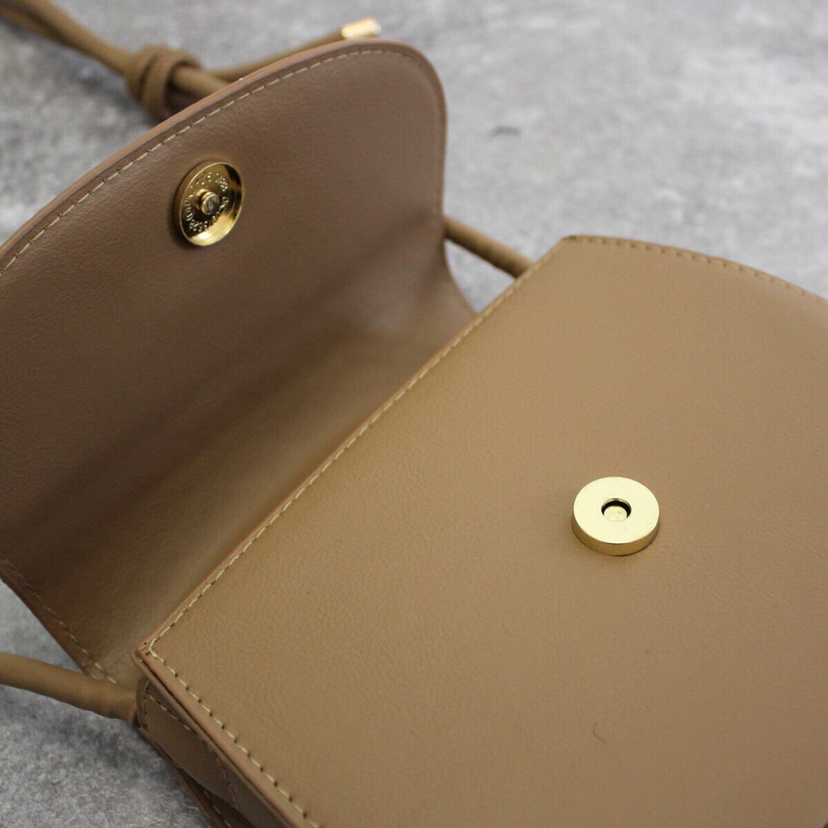 ままちゃ♡新品 本革 フラップショルダーバッグ ベージュ フラップ ミニショルダー バッグ | starcloset