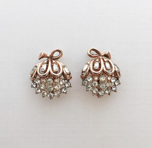 Trifari vintage earrings 1039