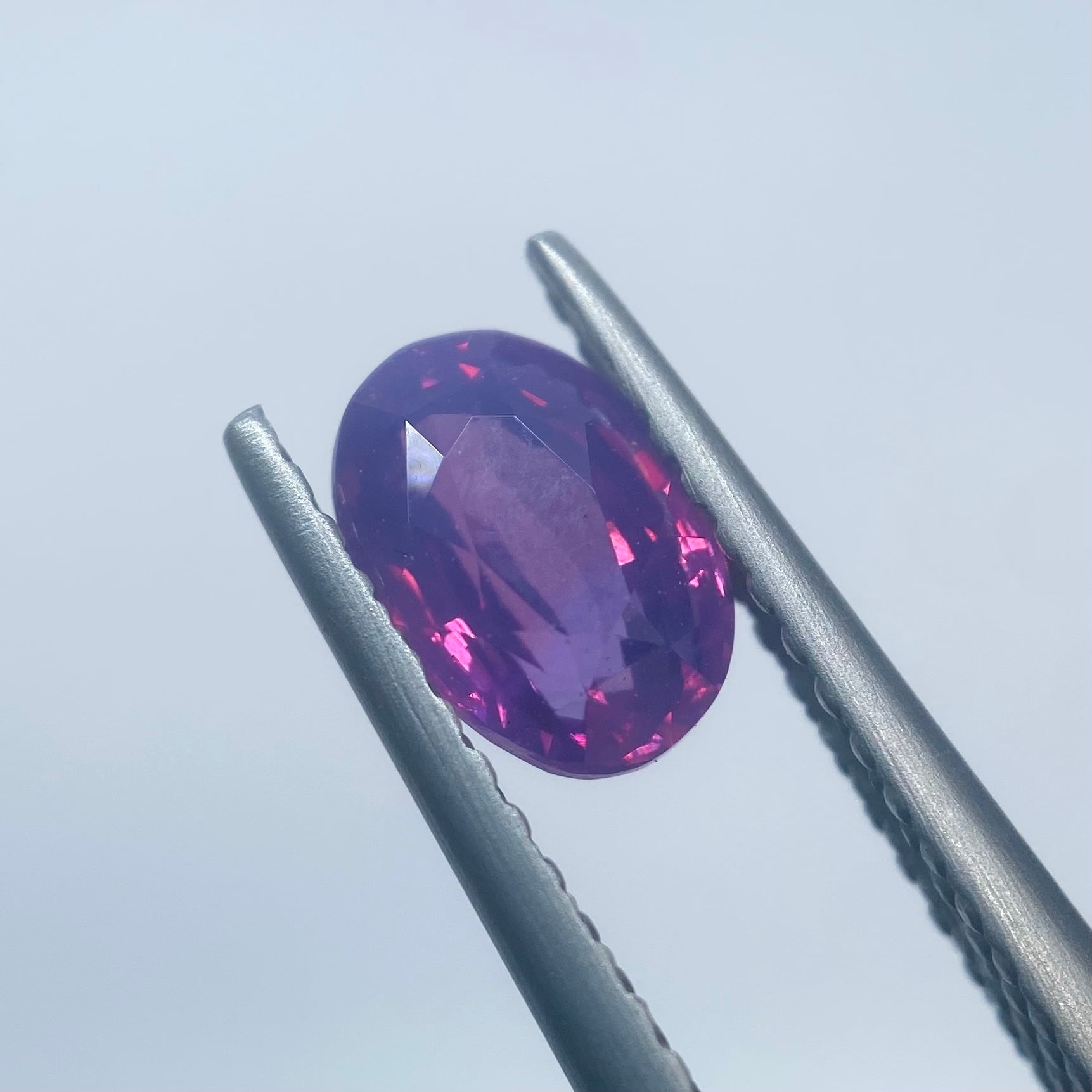 妖艶カラーのサファイア