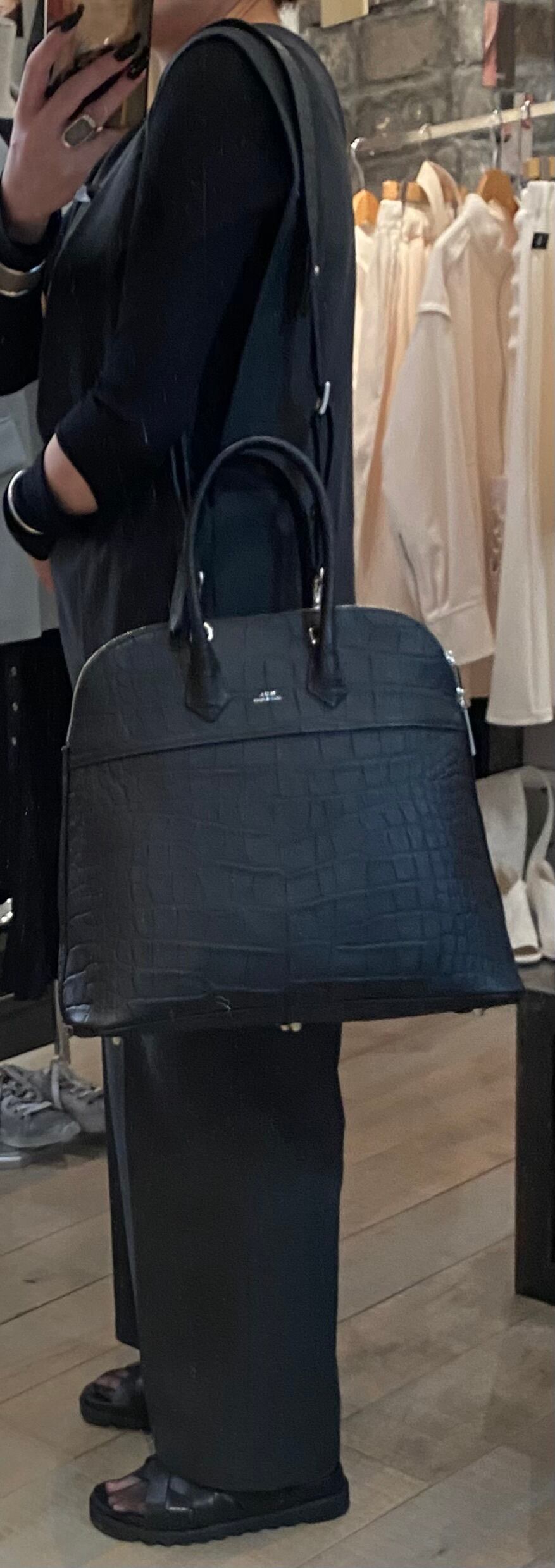 m.u.l】クロコダイル型押し ROUND TOTE L | saumurkyoto m.u.l】クロコダイル型押し ROUND TOTE L | saumurkyoto