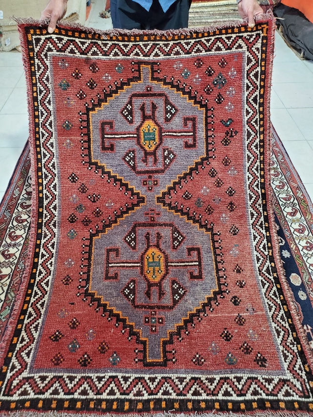 絨毯クエスト48【No.76】 ※現在、こちらの商品はイランに置いてあります。ご希望の方は先ずは在庫のご確認をお願いします。