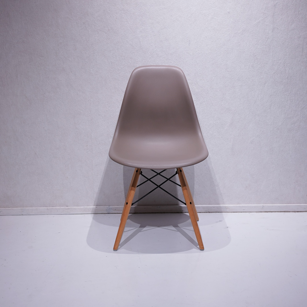 Herman Miller Eames Molded Plastic Side Chair Dowel Base / 美品 ミッドセンチュリー 名作 ハーマンミラー イームズ サイドシェル チェア デザイナーズ Charles&Ray（Vitra,Magis）