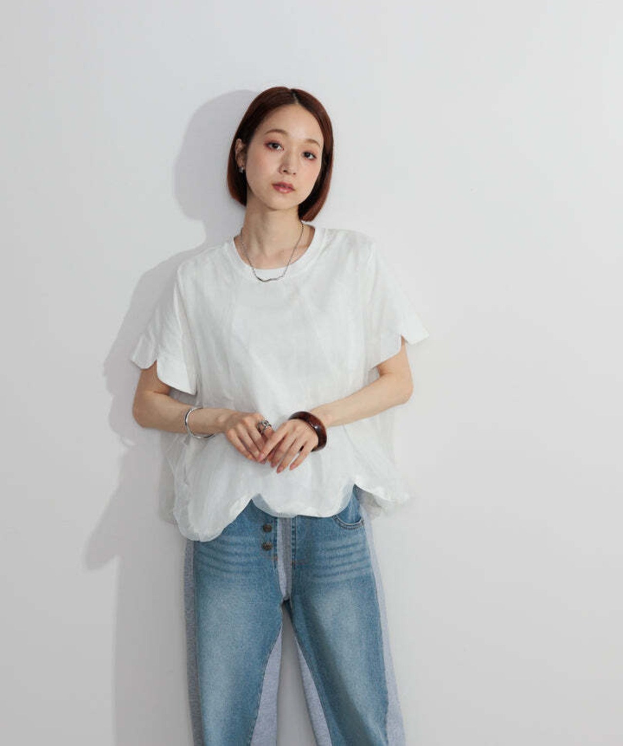 2605147 オーバーチュールスカラップTシャツ white