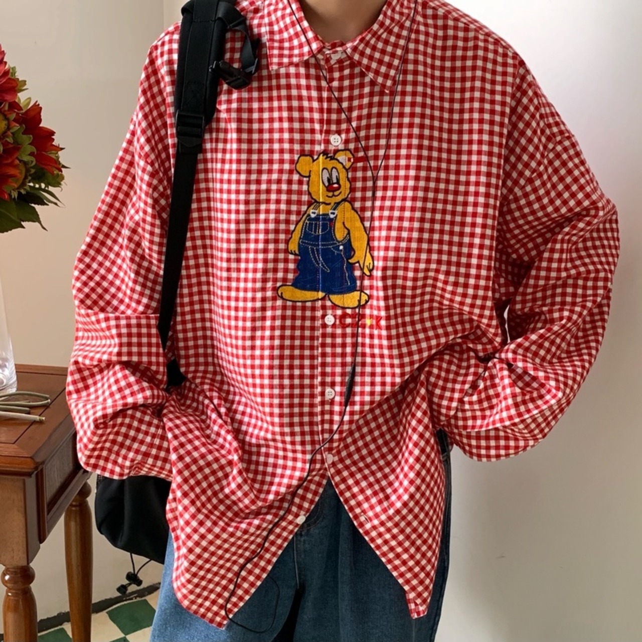C2紅赤格子縞の刺繡入り長袖シャツ
