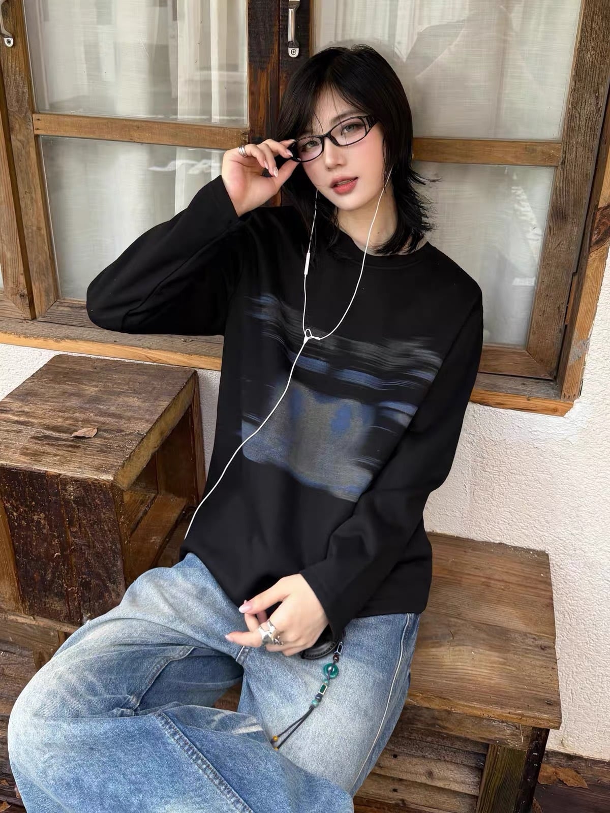 コントラストネックグラフィックロングTシャツ / CONTRAST NECK GRAPHIC LONG SLEEVE T-SHIRT