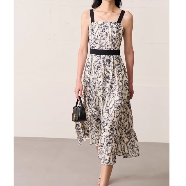 floral patterned shoulder straps dress（2color）＜d1878＞
