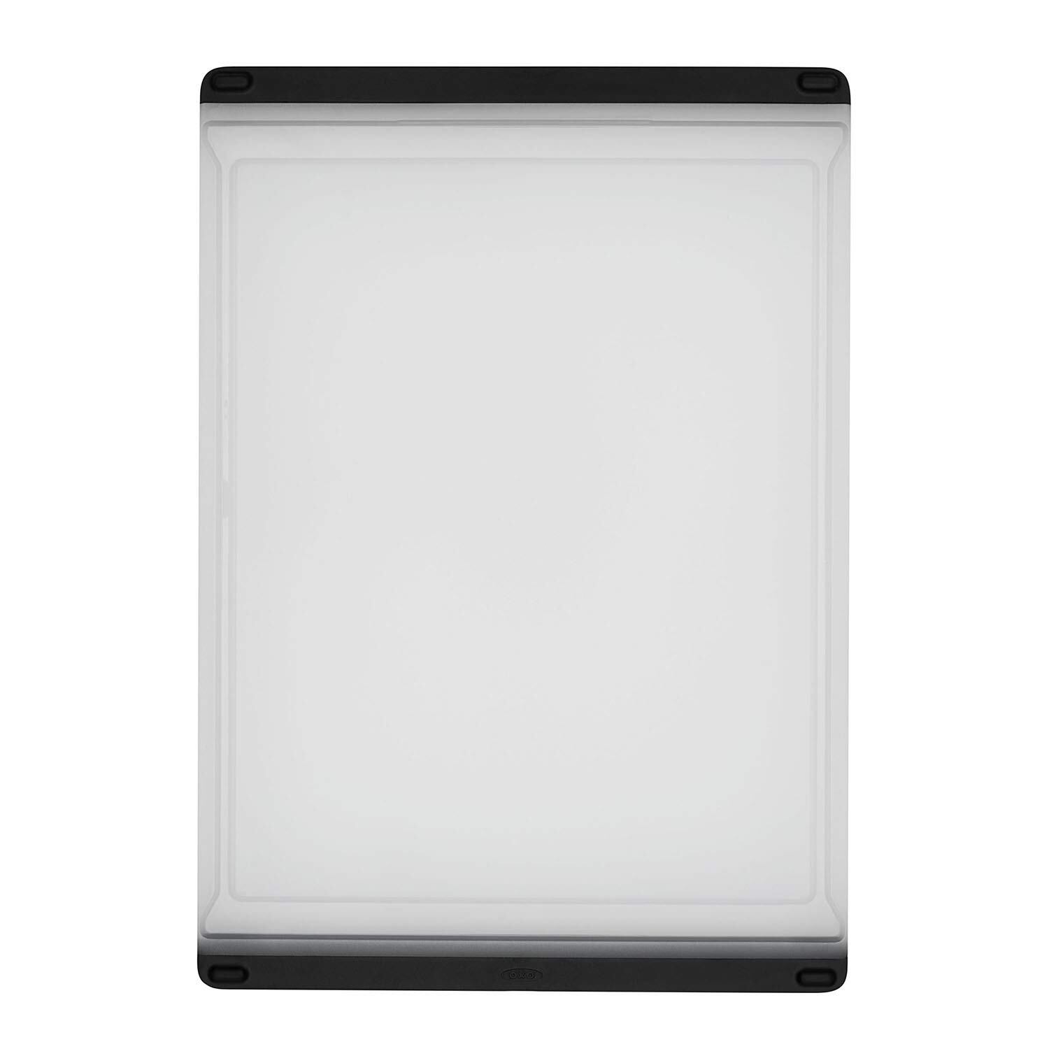 【努力特価】OXO オクソー まな板 カッティングボード 樹脂製 Mサイズ 22.7×32.7cm 食器洗浄 乾燥機 対応 漂白剤 使用可 滑り止め付き 水分をキャッチする溝 両面使える