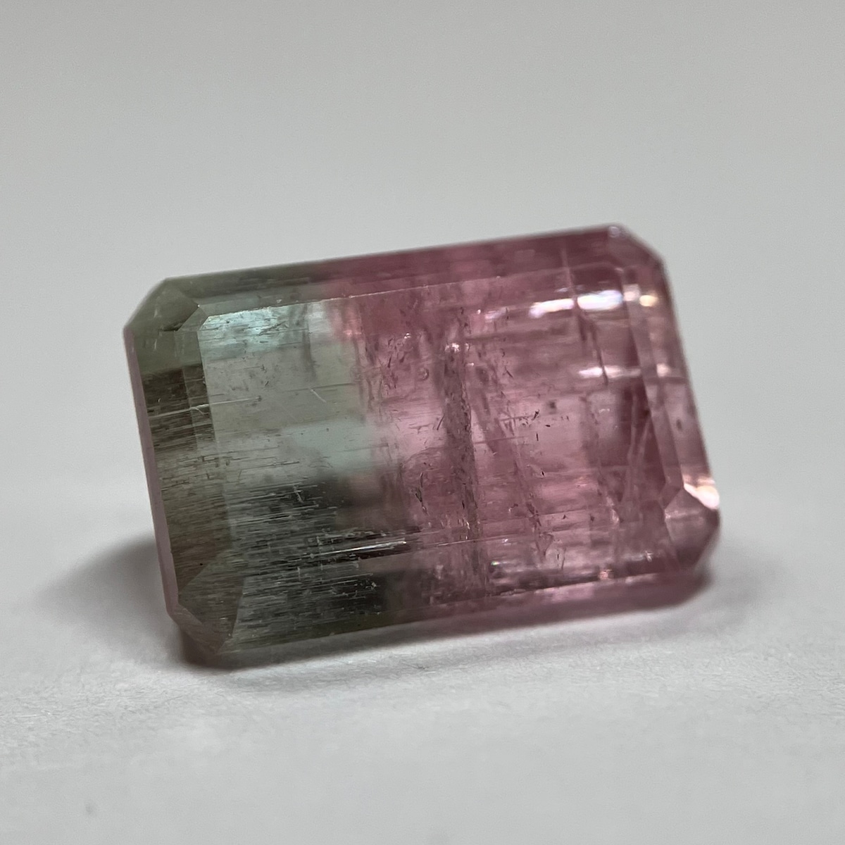 A169 ソーティング付き天然バイカラートルマリン 2.124ct | Petal Gem