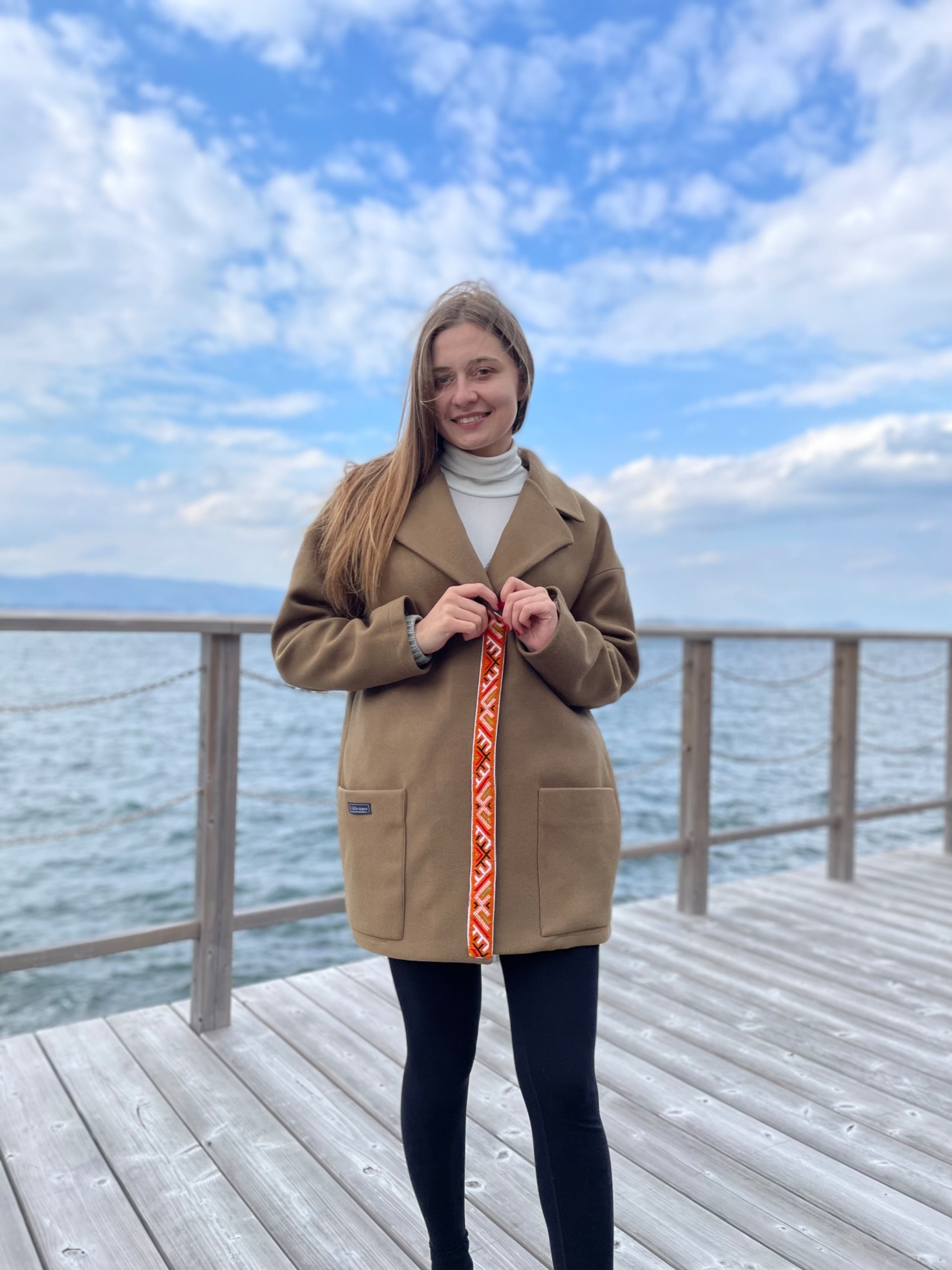 ウクライナ産カシミヤ100%ロングコート　手刺繍（モスグリーン）グラージュ・ニジンカ刺繍 - 6