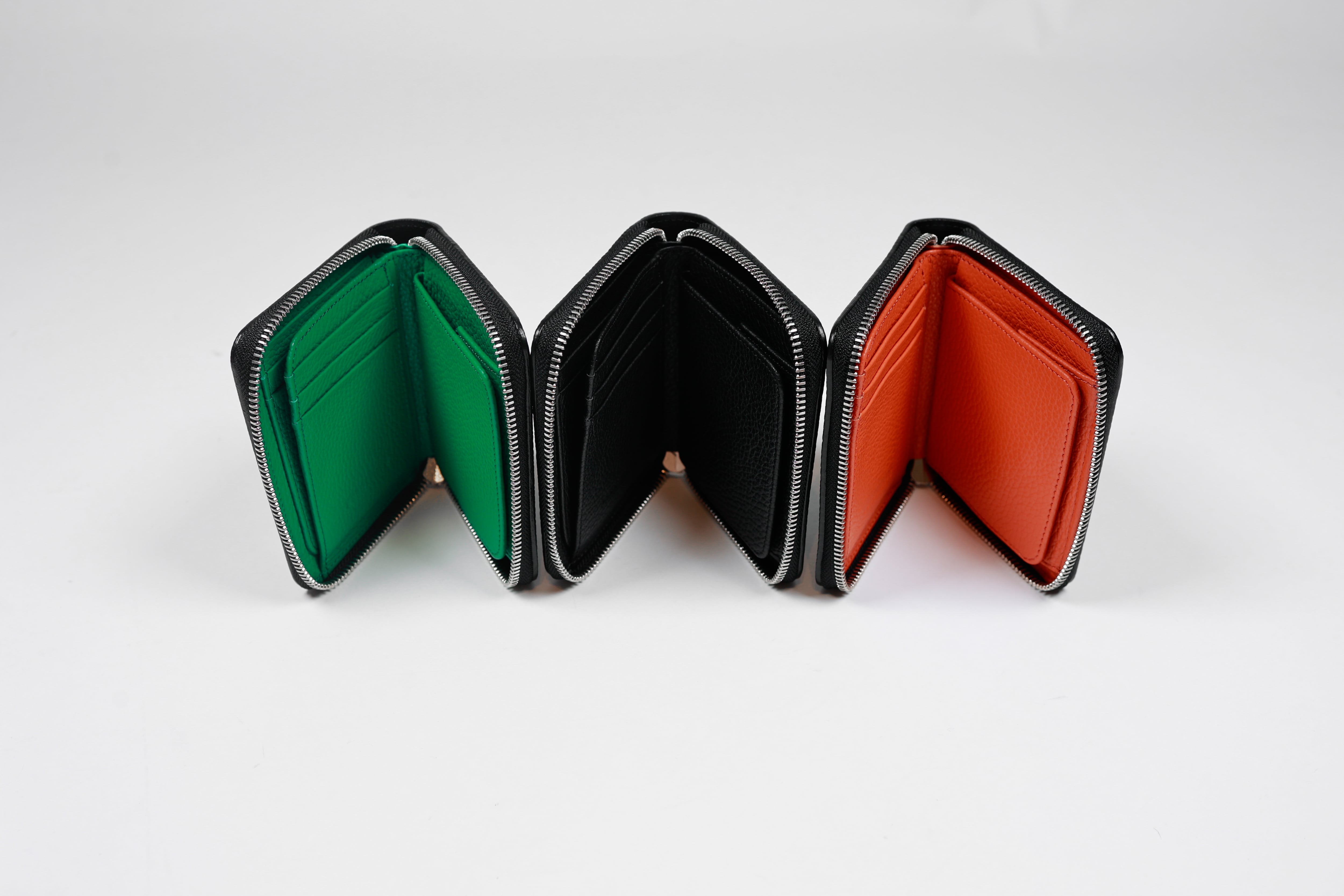 即納在庫あり】Italian Emboss Middle Wallet 【イタリア・マスト