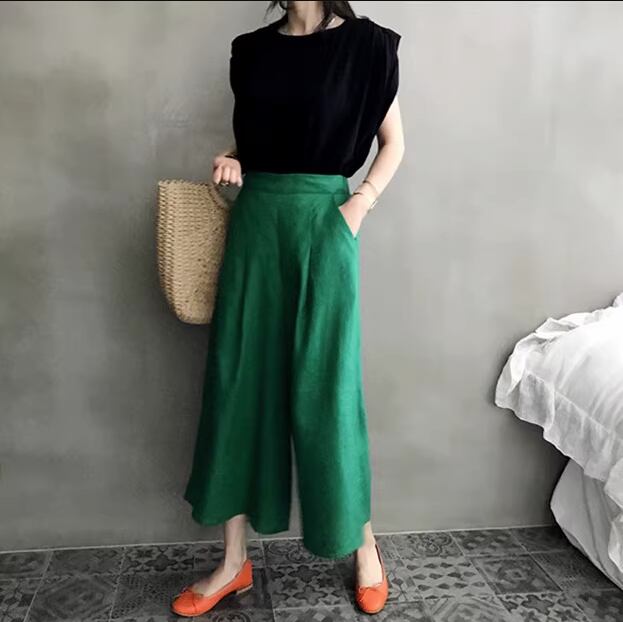 ワイドレッグパンツ キュロット ボトムス パンツ ズボン ミモレ ミモレ丈 ストレート ワイド ハイウエスト 大人可愛い シンプル カジュアル おしゃれ お洒落 レトロ 大人女子 ラフ ルーズ 無地 秋 レディース 女性用 デート お出かけ 女子会 お泊まり 休日 イベント 普段使い ファッション コーデ スタイル サイズ M L XL 白 ホワイト 黒 ブラック 赤 レッド 緑 グリーン