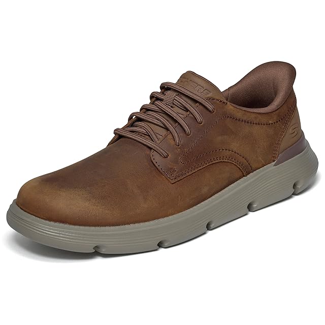 CLARKS Wallabee 