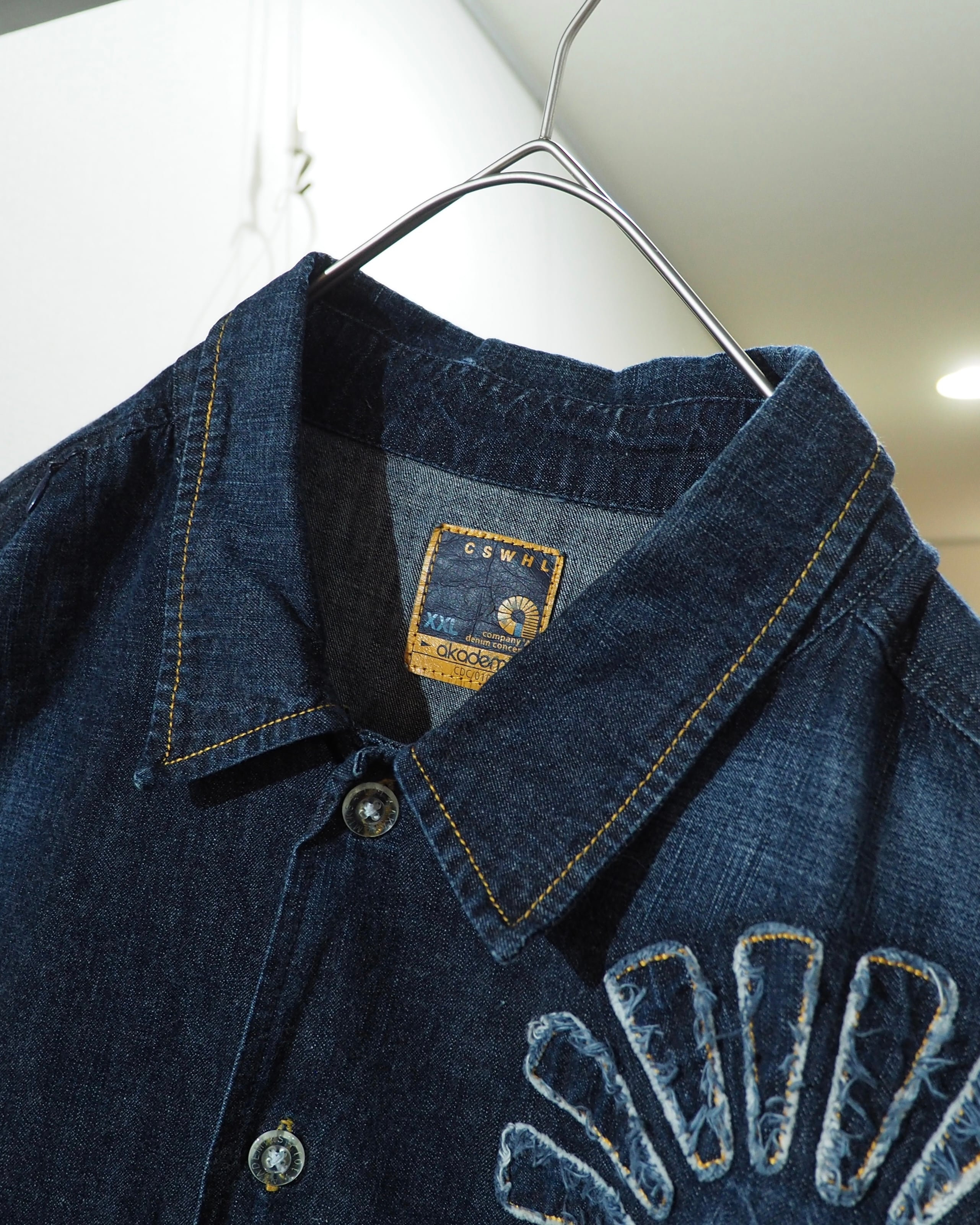 " akademics " Ammonite Logo Embroidery vintage Over silhouette SS Denim shirt