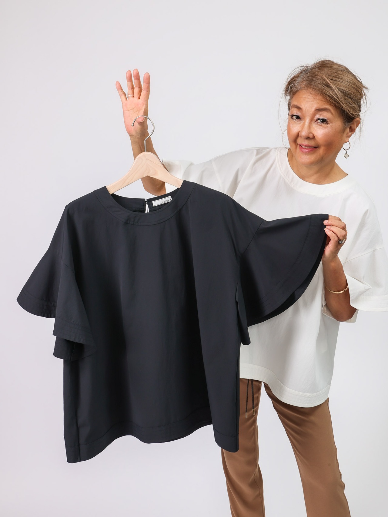 BEATRICE(エアリータイプブラウス）