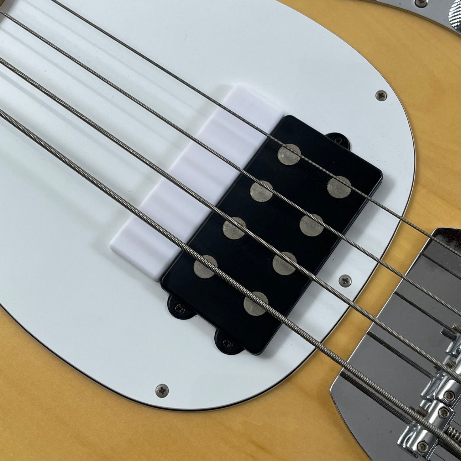 フィンガーランプ付き STERLING by Musicman STINGRAY 高さ調整可能なフィンガーランプ - MUSICMAN StingRayタイプ用 ハーフ