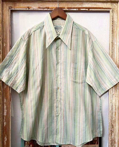 70's  S/S rainbow stripe design polyester shirts 【XL】
