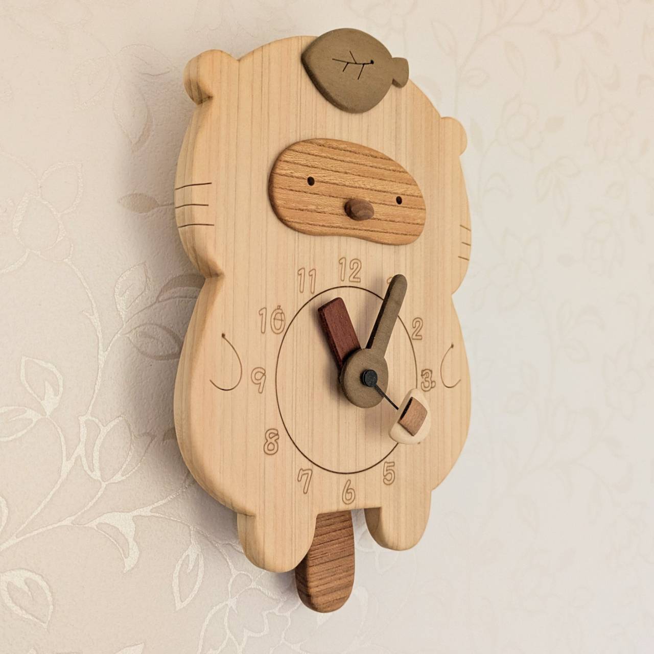 たぬきさんの時計 木製 | シュテルン工房