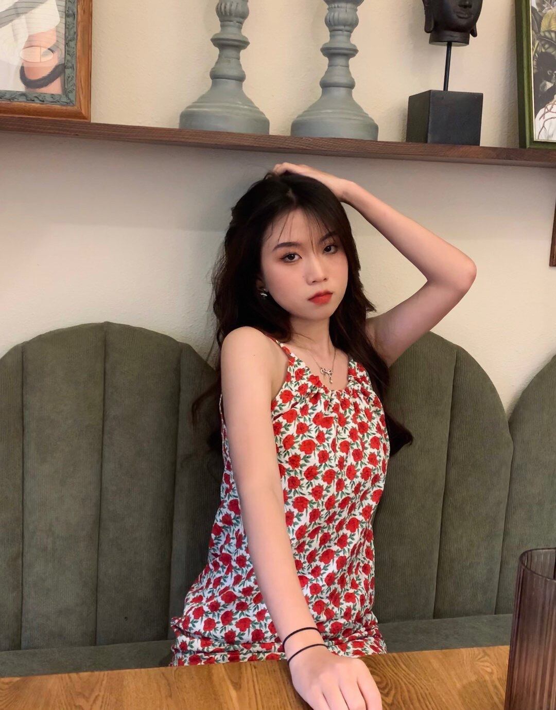 【新作】【送料無料】 フレンチレトロ優しいスタイル小柄な気質ウエスタンドレスミルクフローラルサスペンダースカート2023新しいスタイル女性のための 0241063043183