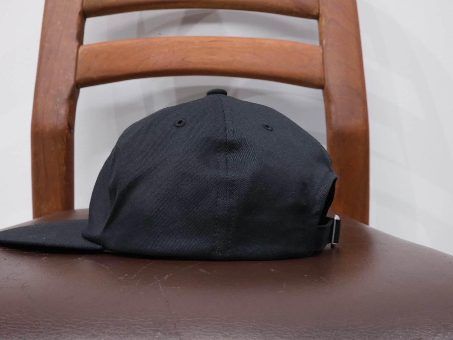 UNIVERSAL PRODUCTS.” 6P LOGO CAP BLACK” | Lapel online store