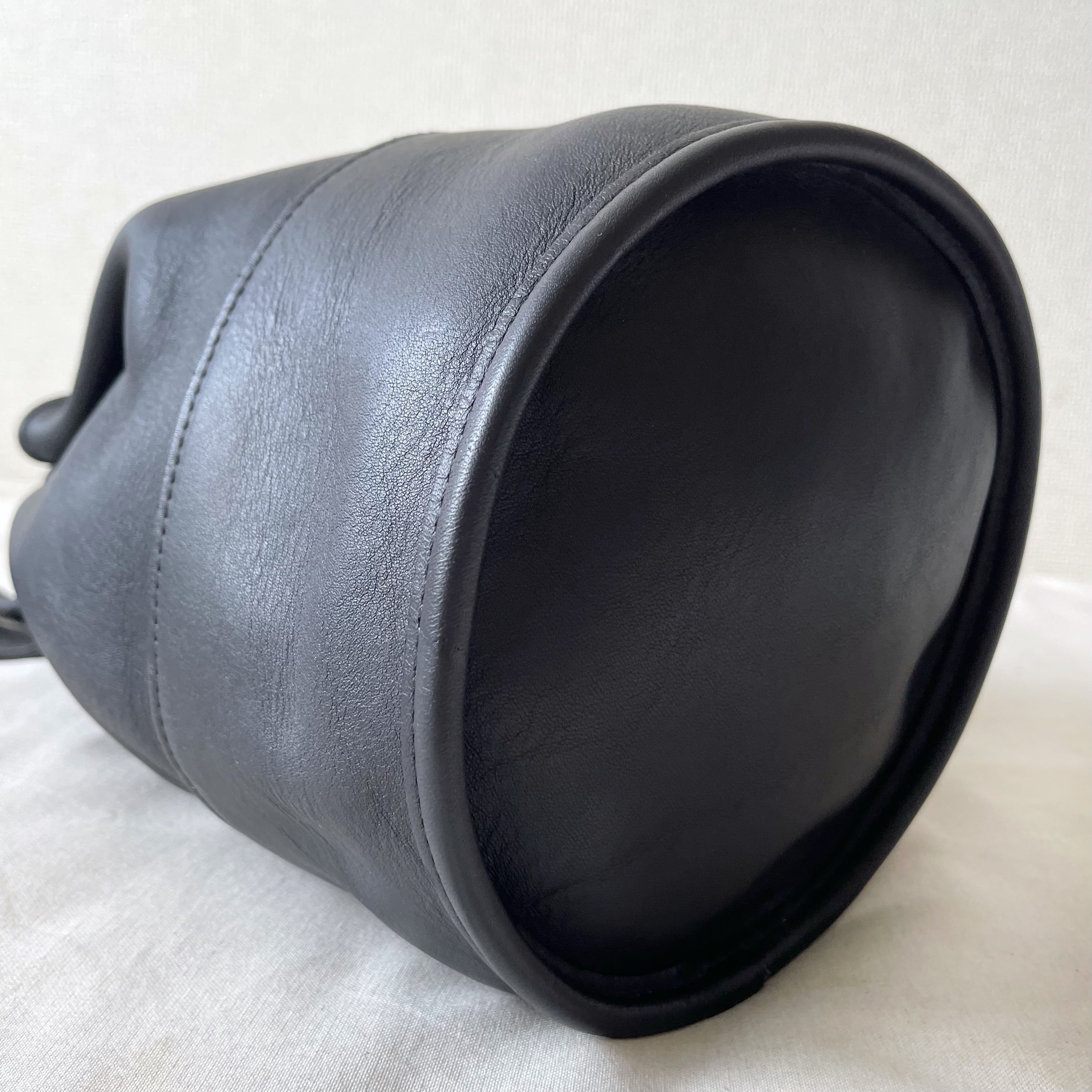 RARE VINTAGE COACH (OLD COACH オールドコーチ) BIXBY SLING IN BLACK
