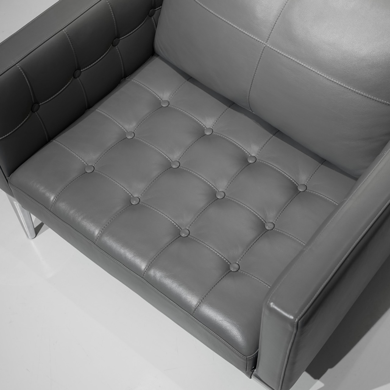 Cassina カッシーナ VOLAGE ヴォラージュ 1人掛け ソファ 1Pソファ パーソナルチェア 本革 レザー グレー モダン ホテルライク ラグジュアリー