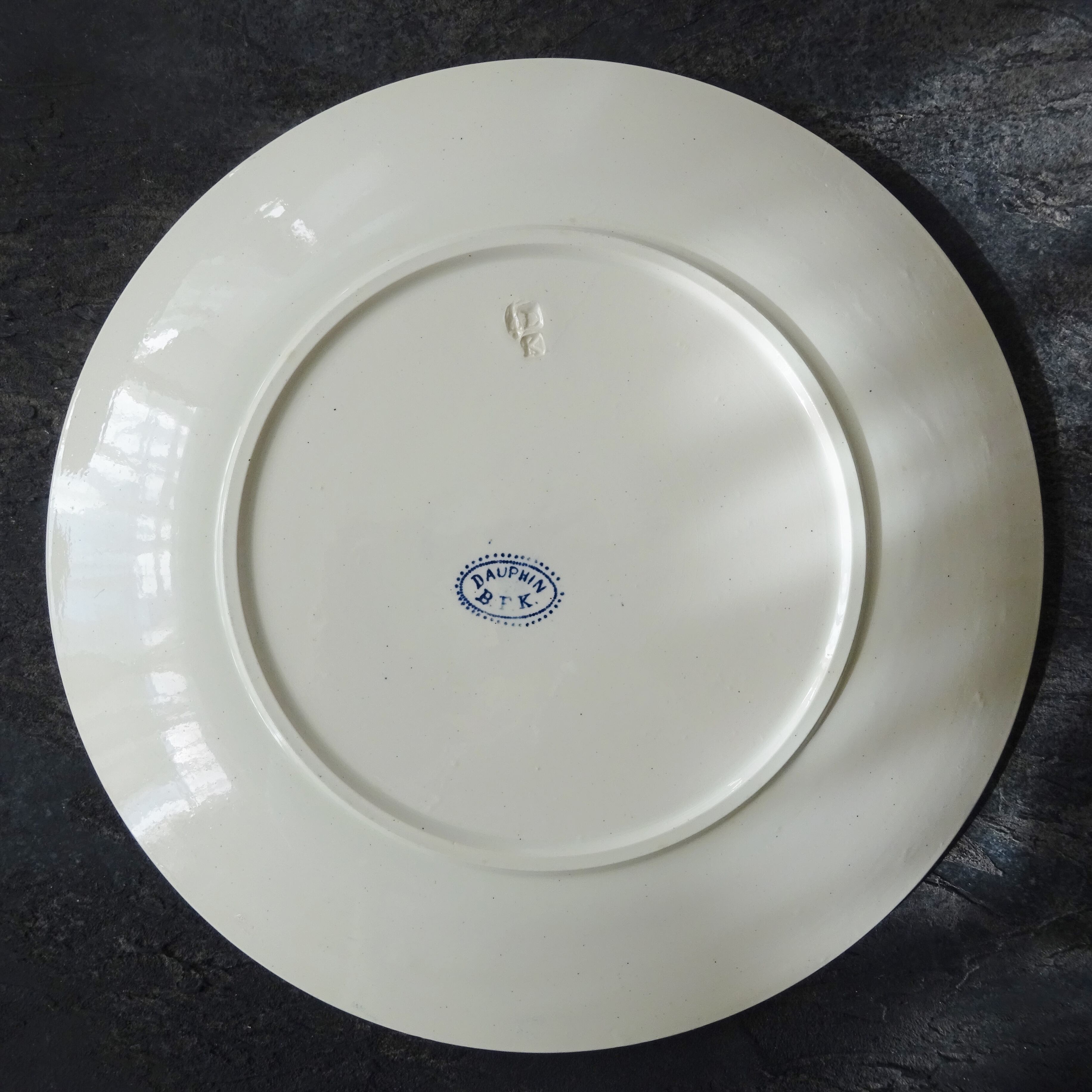 BFK Boch Frères Keramis  modèle《DAUPHIN》assiette plate (B)