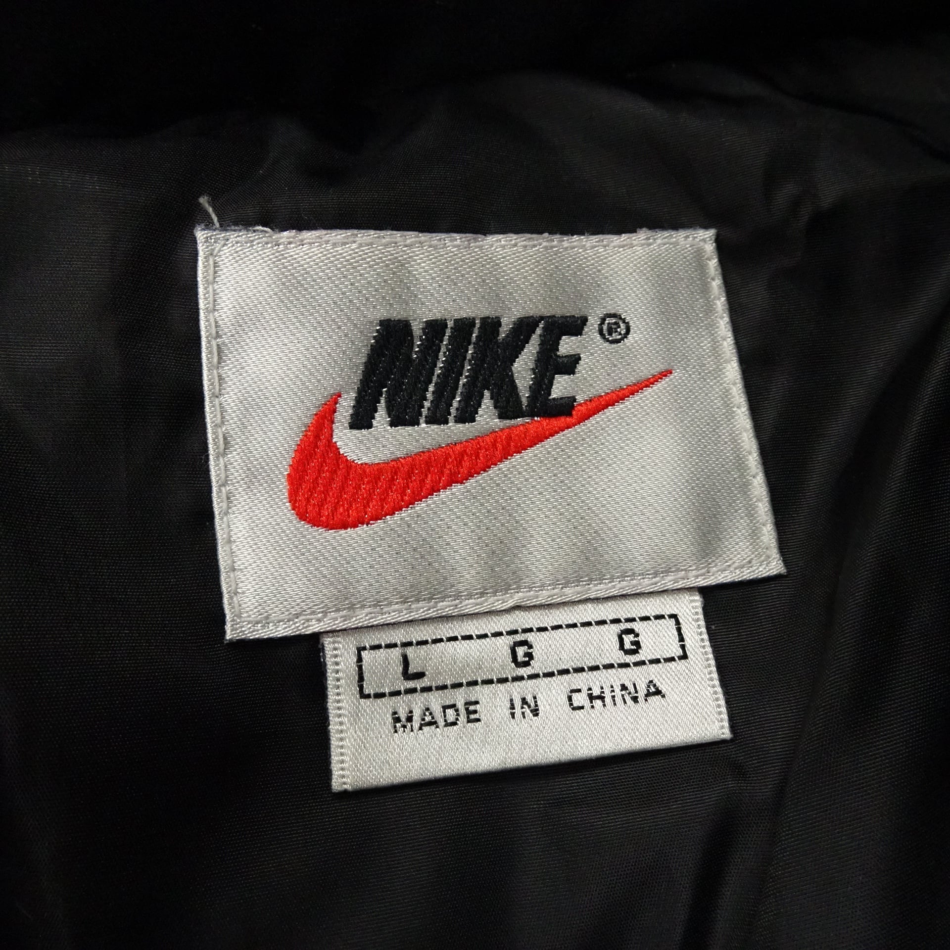 90s Vintage NIKE ナイキ ダウンジャケット 刺繡ロゴ 銀タグ 肉厚  