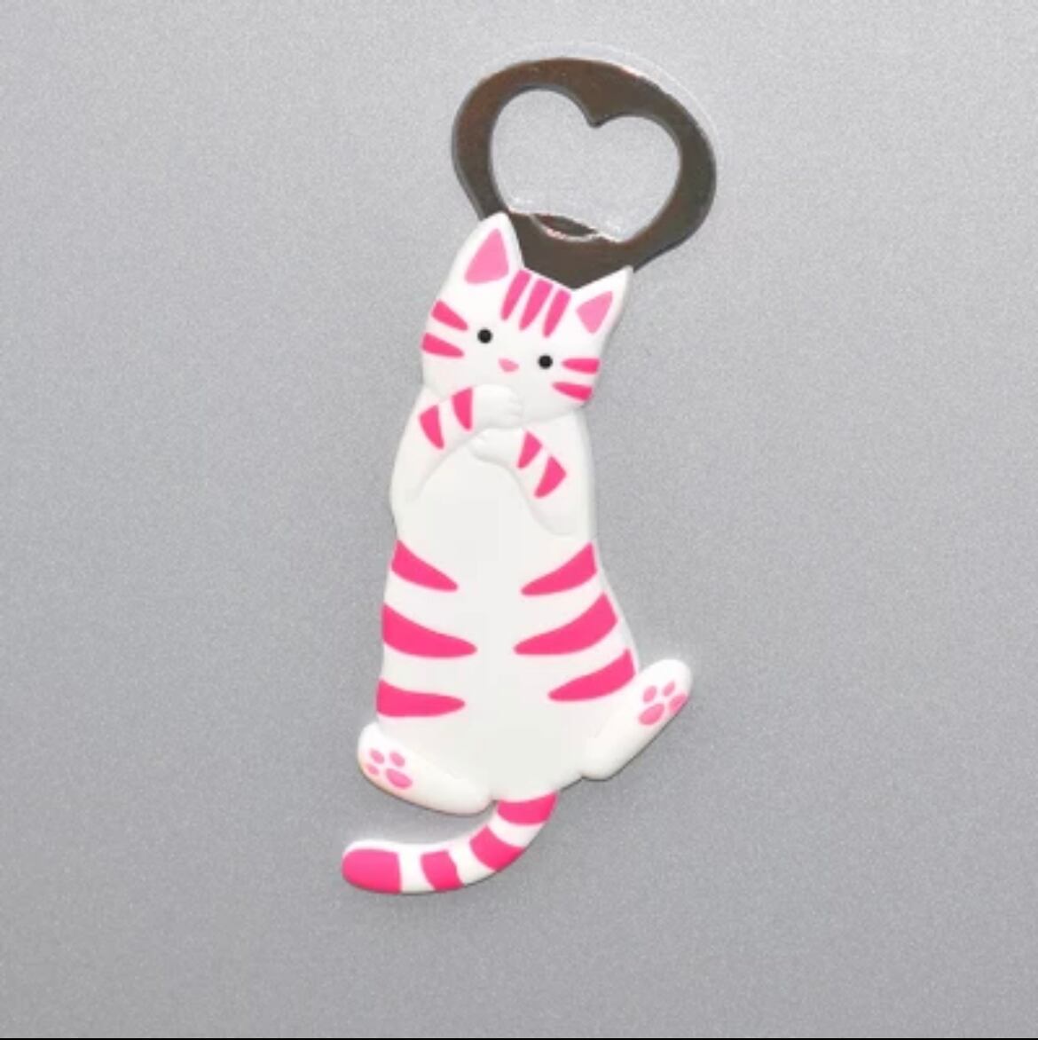 マグネットでくっつくニャンコボトルオープナー