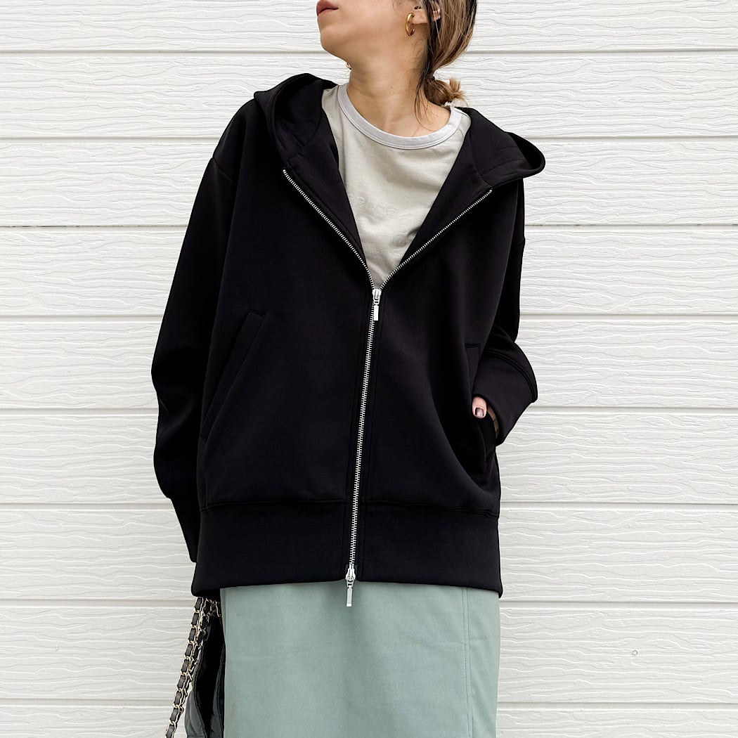 WEB限定アイテム】ダンボールZIPパーカー | Q♡