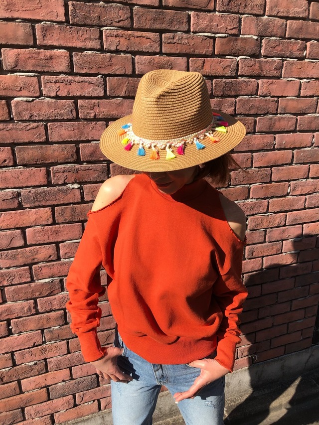 肩あきハイネックトレーナー